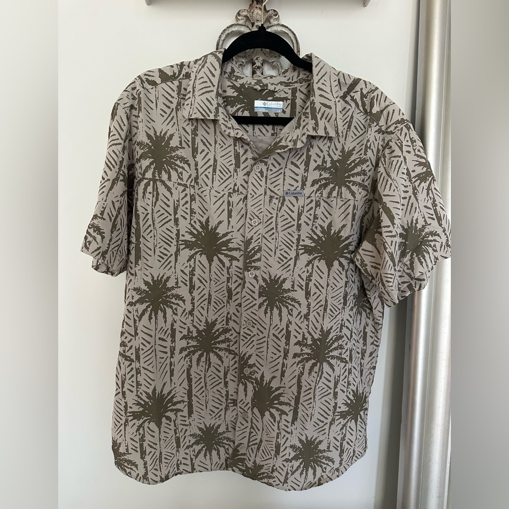 Columbia Men’s Palm Print Button-Up